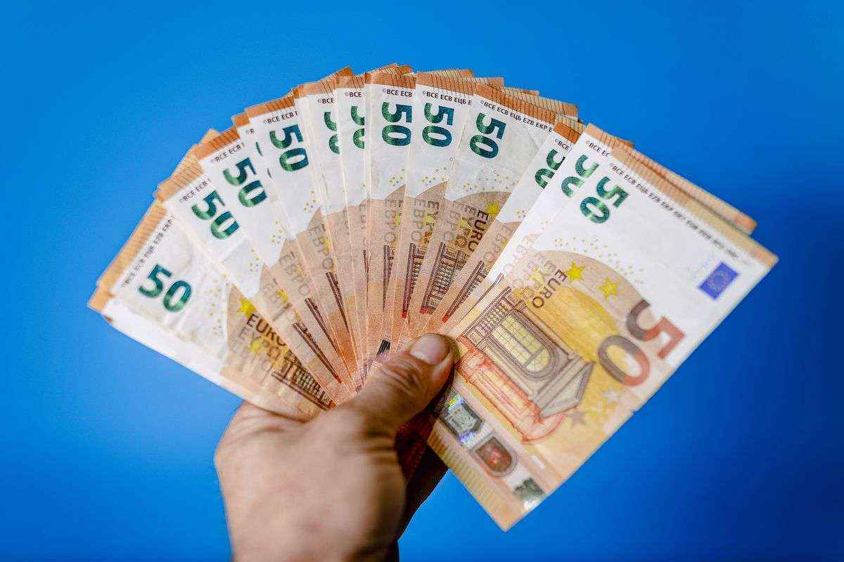 Los microcréditos: un salvavidas que puede hundir al usuario, según Defensa del Deudor