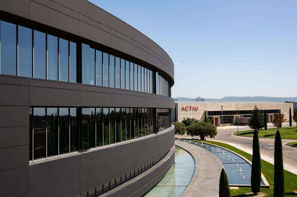 Actiu refuerza su actividad internacional e inaugura nuevos showrooms en París y en la milla de oro de Madrid