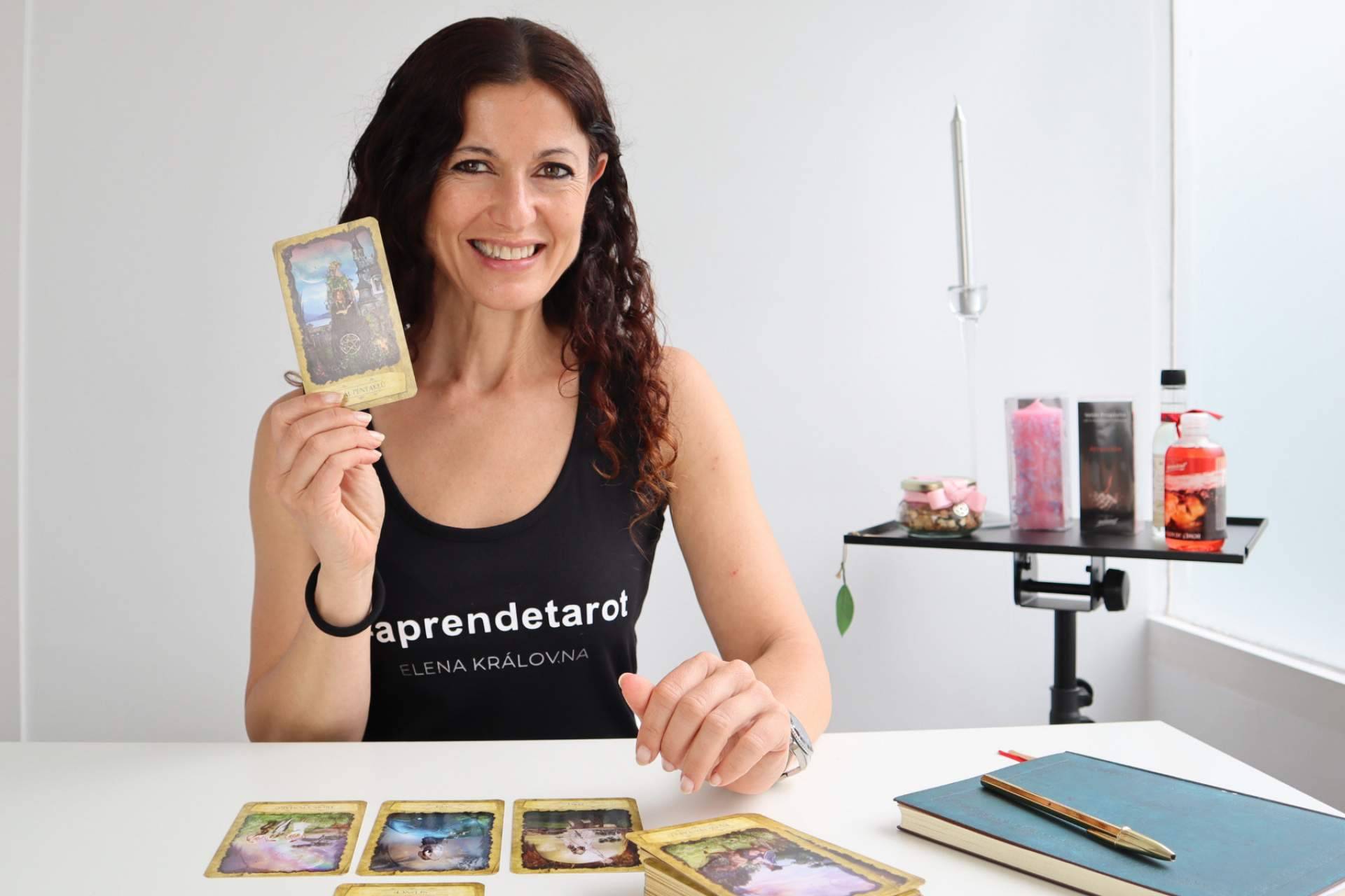 Las posibilidades que ofrece la lectura de tarot con Elena Královna