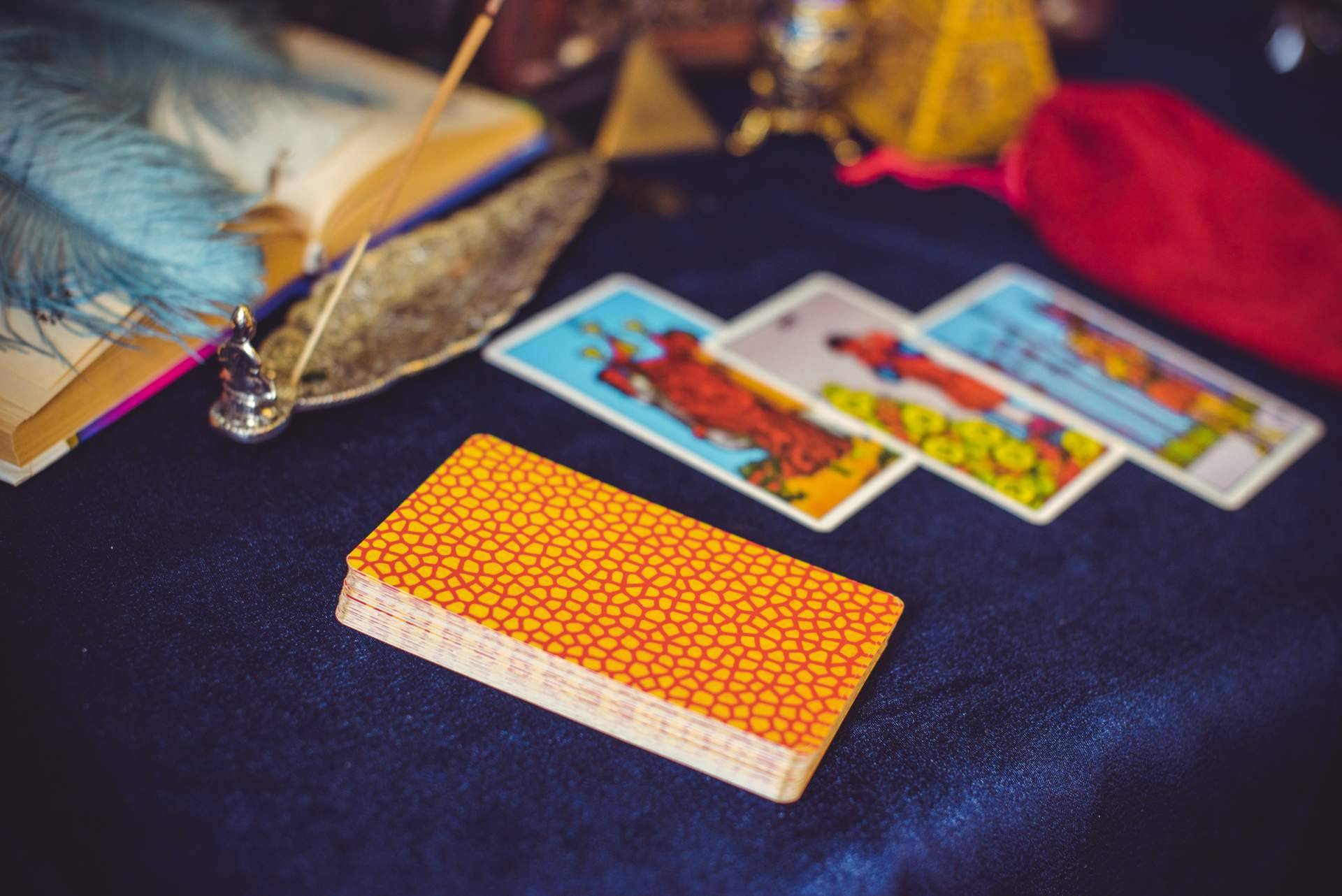 TarotAmor-TarotFiable ofrece un servicio de tarot fiable del amor para ayudar y asesorar a sus clientes, vía telefónica, en asuntos amorosos
