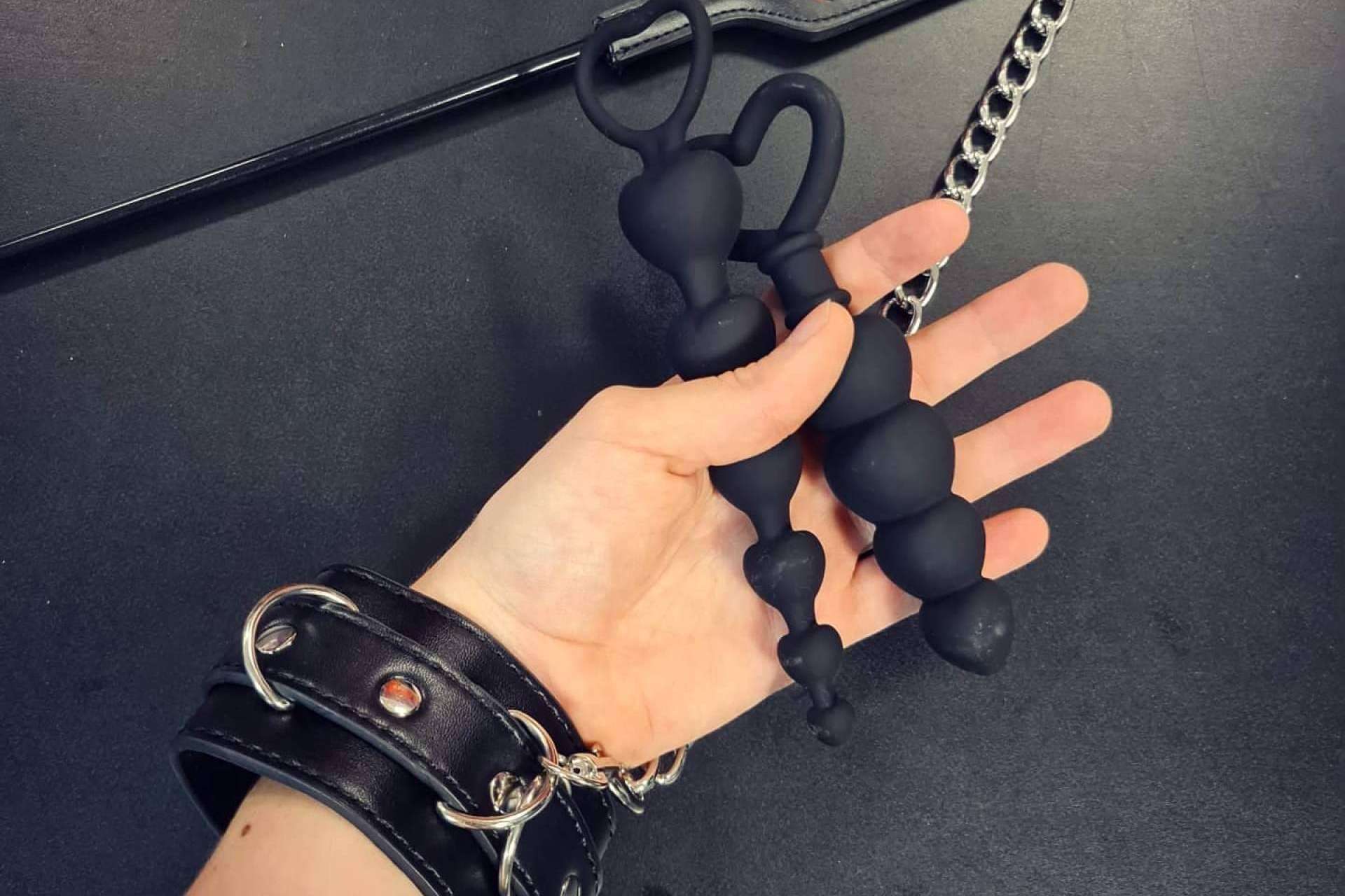 The Sex Toys Factory es una tienda en línea que ofrece una amplia gama de juguetes para el sadomasoquismo y el bondage